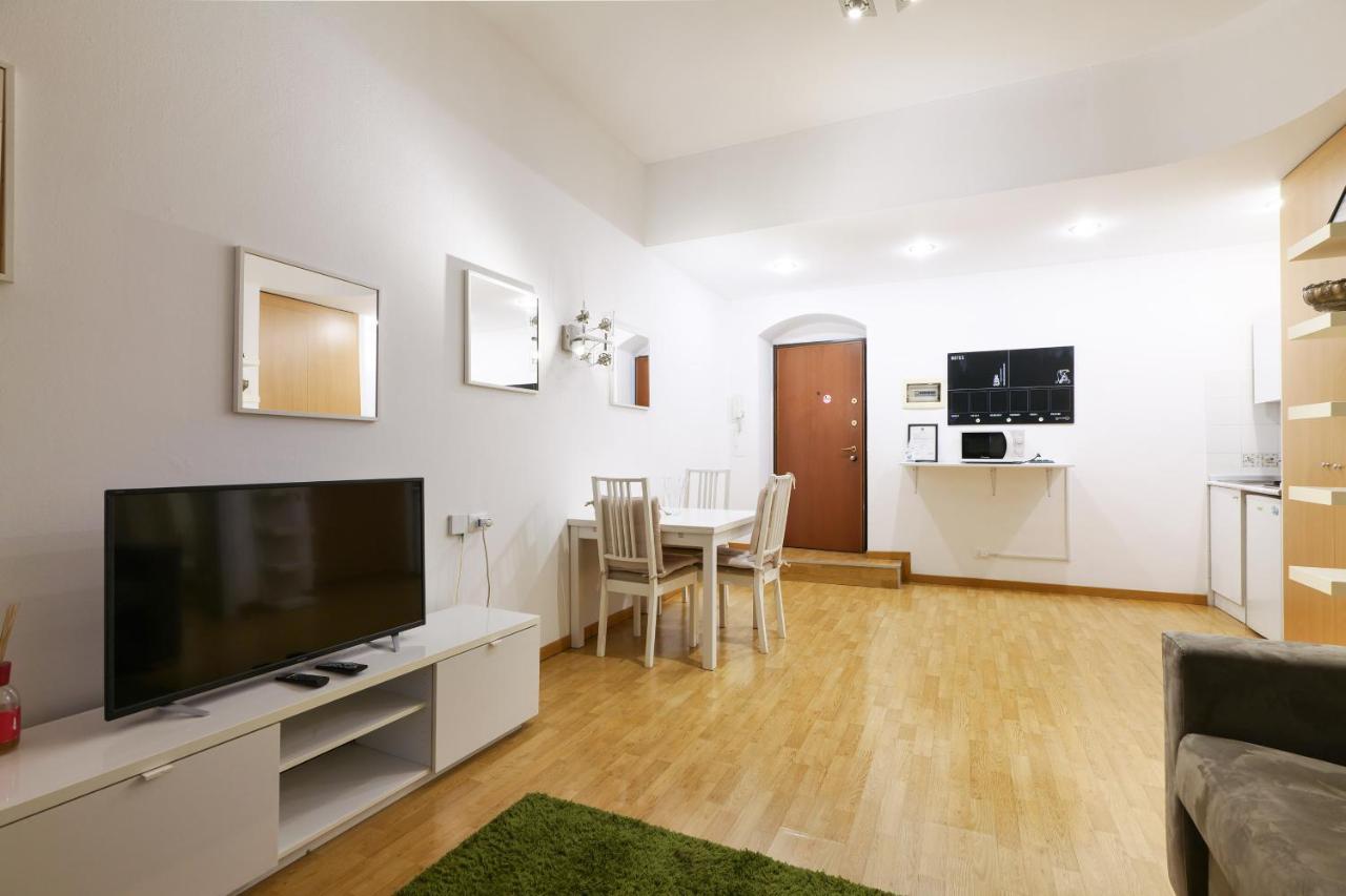 מילאנו Luminoso Appartamento Con Balcone In Cadorna מראה חיצוני תמונה